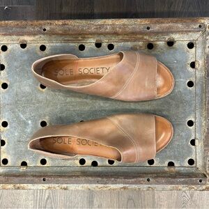 Tan Women’s Sole Society Open Toe Flats